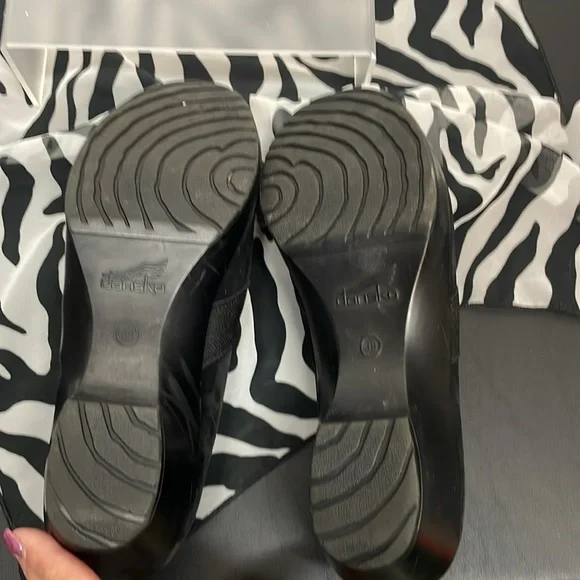 Dansko Jessica Platform loafer, black metallic slip on, size 39 - Picture 6 of 6